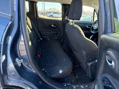 Used 2022 Jeep Renegade Latitude w/ Convenience Group image 12