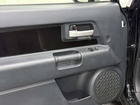 Used 2014 Toyota FJ Cruiser 4WD w/ Upgrade Package image 31