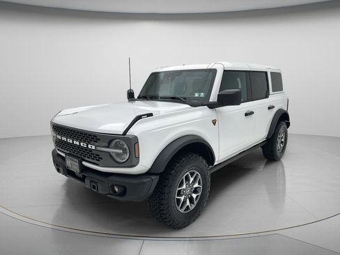 Used 2025 Ford Bronco Badlands AWD/4WD image 3
