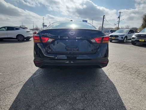 Used 2025 Nissan Altima 2.5 SV image 4