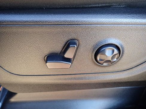 Used 2019 RAM 1500 Big Horn AWD/4WD image 11