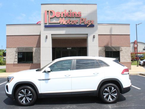 Used 2024 Volkswagen Atlas Cross Sport SE FWD image 9
