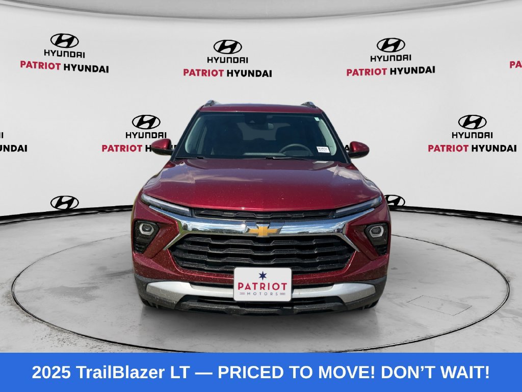 Used 2025 Chevrolet TrailBlazer LT AWD/4WD image 8