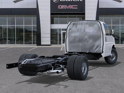 New 2026 GMC Savana 4500 w/ Power Convenience Package image 4