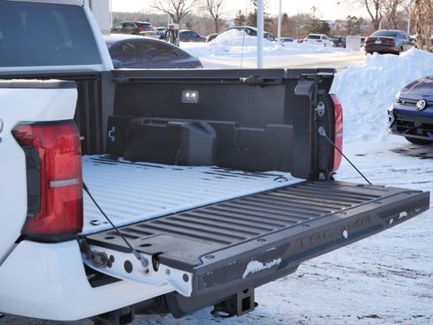 Used 2024 Toyota Tacoma TRD Off-Road image 18