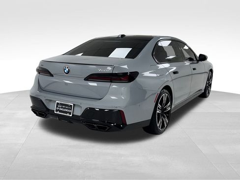 Used 2023 BMW 760i xDrive w/ Executive Package image 7