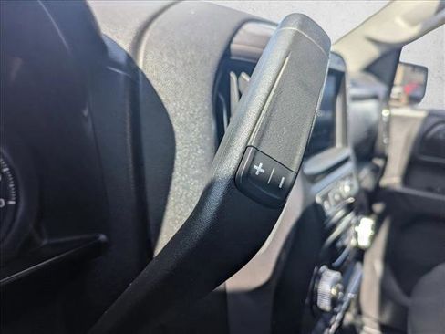 Used 2020 GMC Sierra 1500 4x4 Crew Cab w/ Sierra Value Package image 16