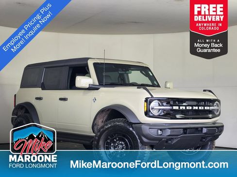 New 2026 Ford Bronco Outer Banks w/ Sasquatch Package AWD/4WD image 1