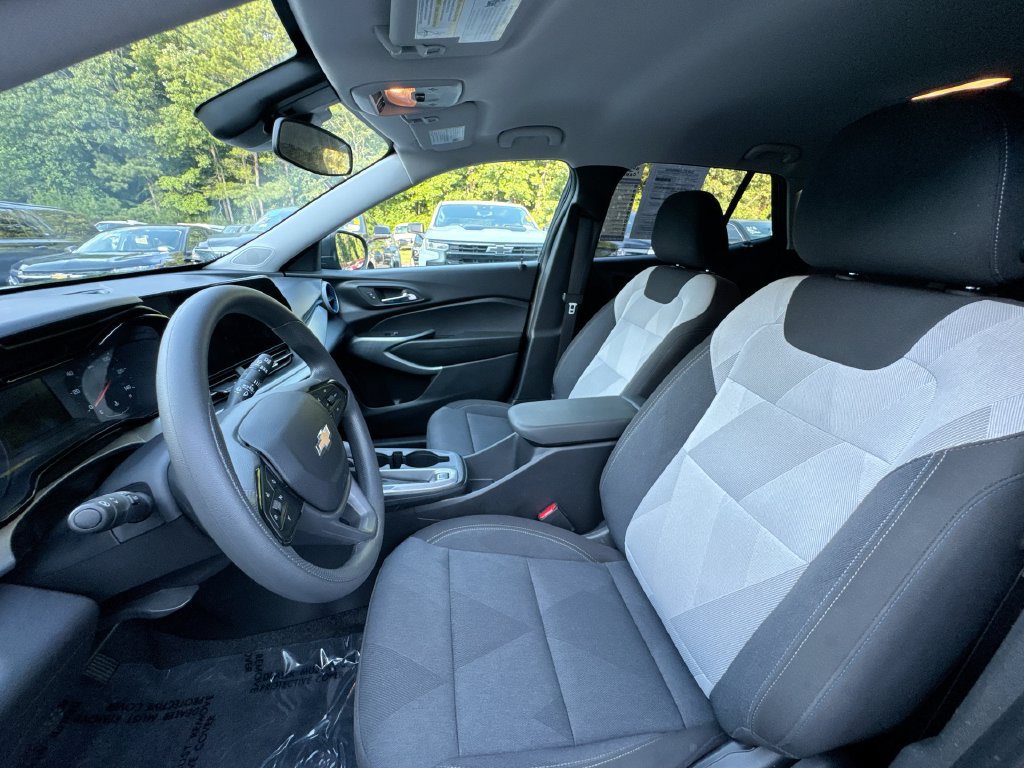 Used 2024 Chevrolet Trax LS FWD image 13