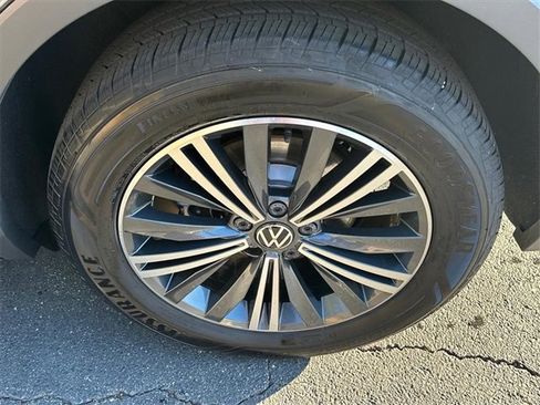 Used 2024 Volkswagen Tiguan Wolfsburg Edition image 27