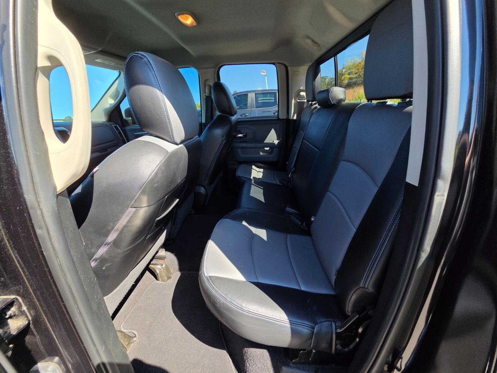 Used 2017 RAM 1500 Classic SLT AWD/4WD image 11