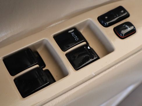 Used 2000 Toyota Land Cruiser image 29