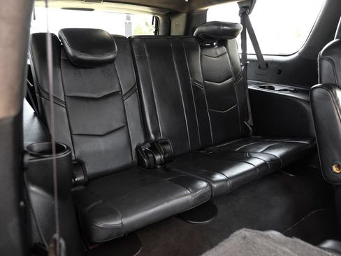 Used 2020 Cadillac Escalade ESV Platinum RWD image 44
