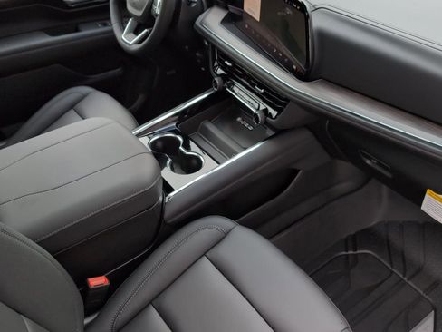 New 2026 Chevrolet Tahoe Z71 w/ Z71 Off-Road Package AWD/4WD image 16