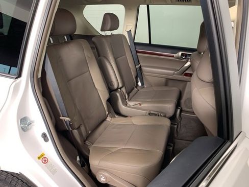 Used 2019 Lexus GX 460 image 41