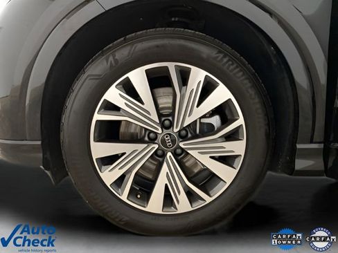 Used 2024 Audi Q4 e-tron Premium image 19
