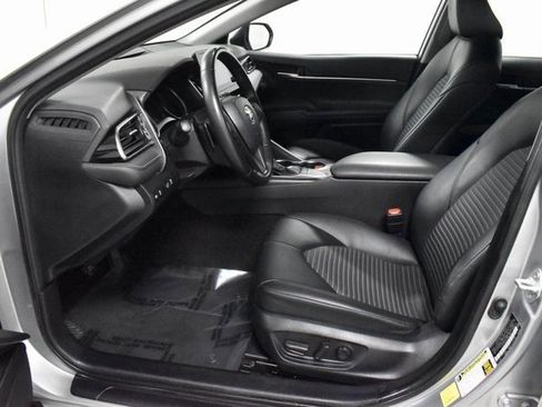 Used 2023 Toyota Camry SE image 12