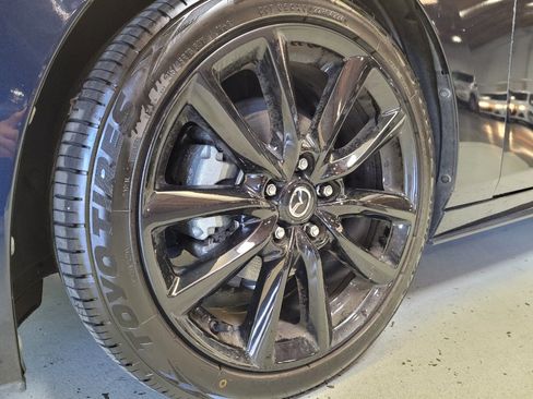 Used 2019 MAZDA MAZDA3 Hatchback w/ Premium Package image 31