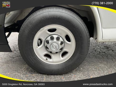Used 2018 Chevrolet Express 2500 RWD image 29