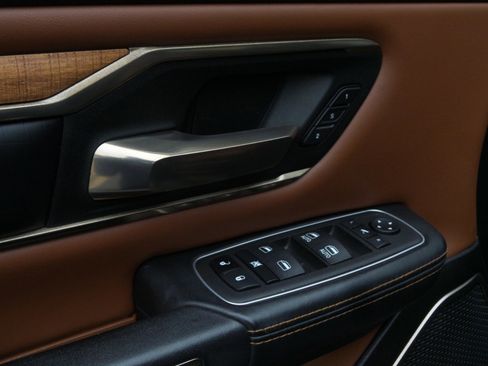 Used 2022 RAM 1500 Limited w/ Body Color Bumper Group image 27