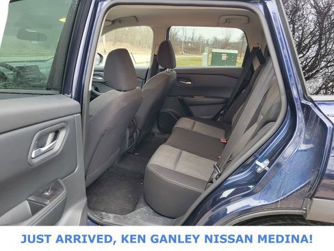 Used 2025 Nissan Rogue SV image 15