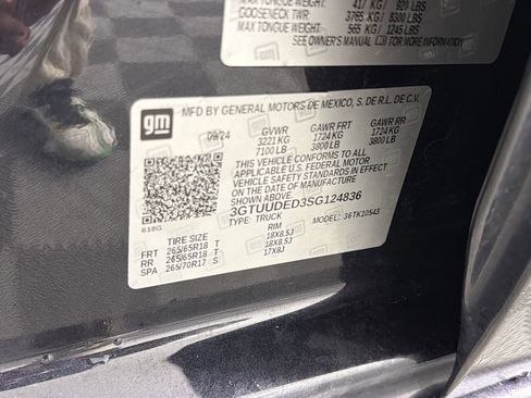 Used 2025 GMC Sierra 1500 SLT image 32