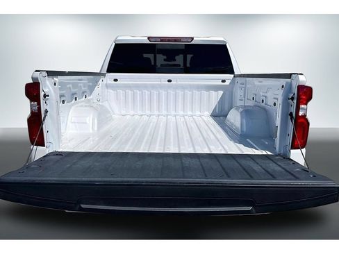 Used 2024 Chevrolet Silverado 1500 LT Trail Boss w/ Convenience Package II AWD/4WD image 7