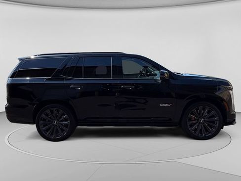 Used 2025 Cadillac Escalade V AWD/4WD image 6