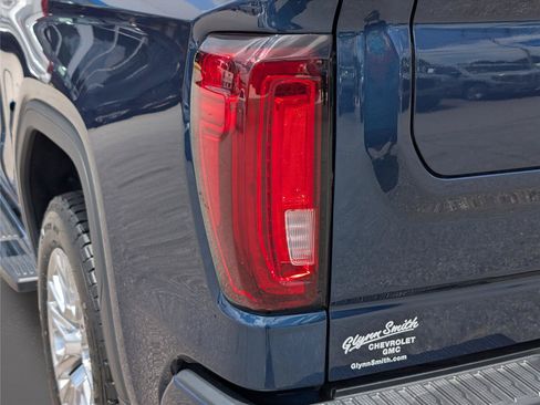 Used 2022 GMC Sierra 1500 Denali AWD/4WD image 11