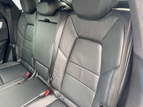 Used 2024 Porsche Cayenne w/ Premium Package AWD/4WD image 12