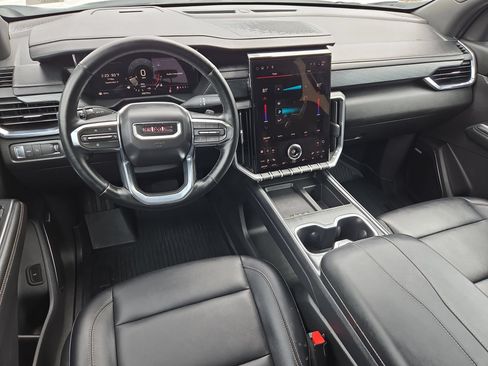 Used 2025 GMC Acadia Elevation w/ Elevation Premium Package FWD image 14