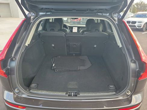 Used 2025 Volvo XC60 B5 Plus image 30