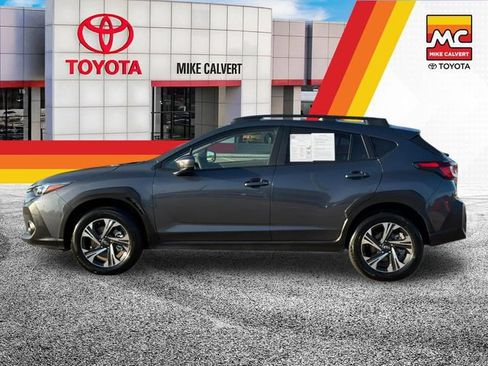 Used 2025 Subaru Crosstrek 2.5i Premium AWD/4WD image 2