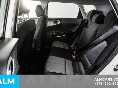 Used 2025 Kia Soul LX w/ LX Technology Package FWD image 13