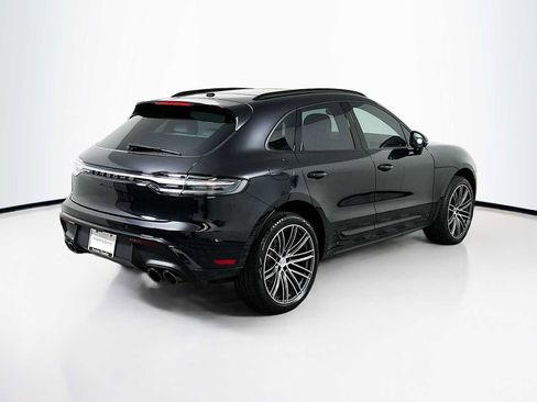 Certified 2025 Porsche Macan image 9