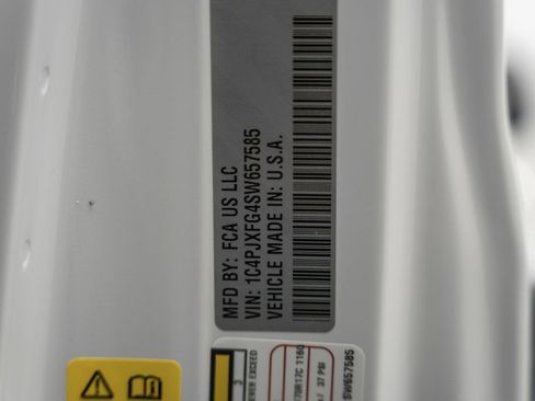 New 2025 Jeep Wrangler Unlimited Rubicon w/ Steel Bumper Group image 38