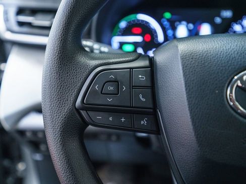 Certified 2026 Toyota Sienna LE FWD image 19