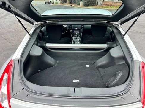 Used 2015 Nissan 370Z Coupe image 25