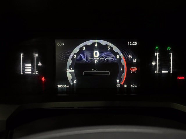 Used 2025 Toyota 4Runner SR5 AWD/4WD image 15