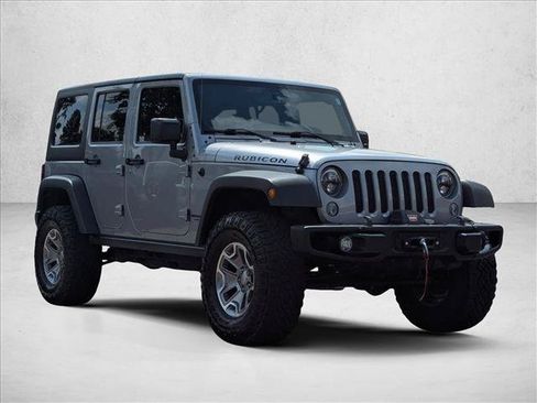 Used 2016 Jeep Wrangler Unlimited Rubicon w/ Connectivity Group AWD/4WD image 3