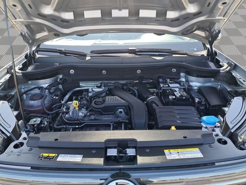 New 2025 Volkswagen Taos SEL image 28