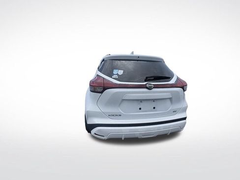 Used 2022 Nissan Kicks SV FWD image 7