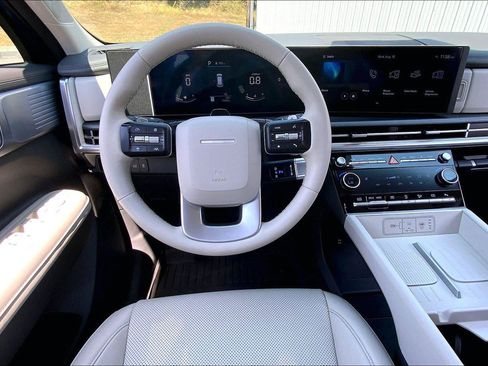Used 2026 Hyundai Santa Fe SEL AWD/4WD image 5