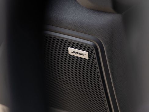 Certified 2022 Porsche Macan S AWD/4WD image 25