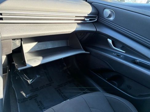 Used 2023 Hyundai Elantra SEL w/ Convenience Package image 32