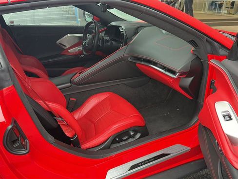 Used 2022 Chevrolet Corvette Stingray Premium Conv w/ Z51 Performance Package image 4