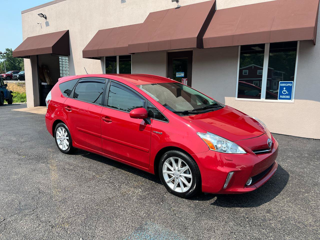 Used 2014 Toyota Prius V Five FWD image 3