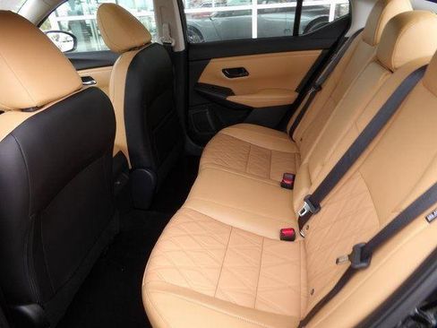 Used 2025 Nissan Sentra SV w/ SV Premium Package image 13