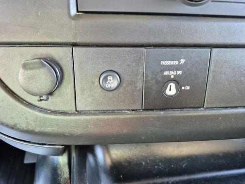 Used 2021 GMC Savana 2500 w/ Driver Convenience Package image 19