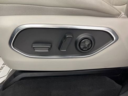 Used 2024 Jeep Wagoneer L Series II w/ Flexible Seating Group image 34